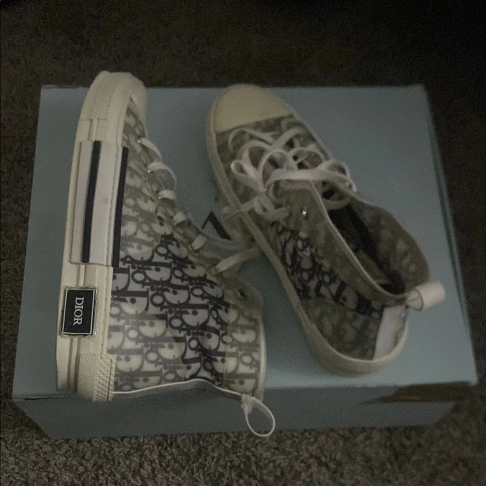 Dior High-Top Sneakers with Monogram Design - Picture 2 of 4
